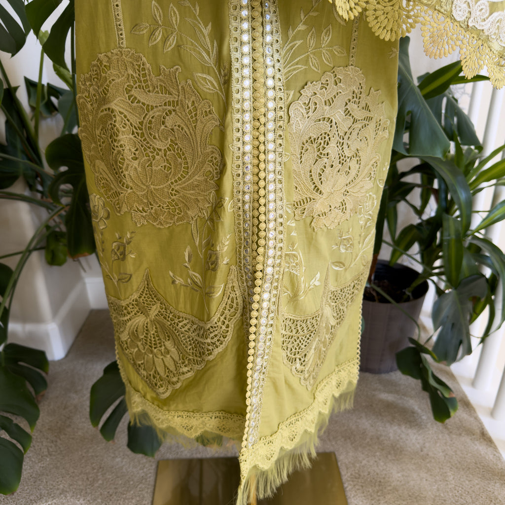 Saira Shakira - Size Large