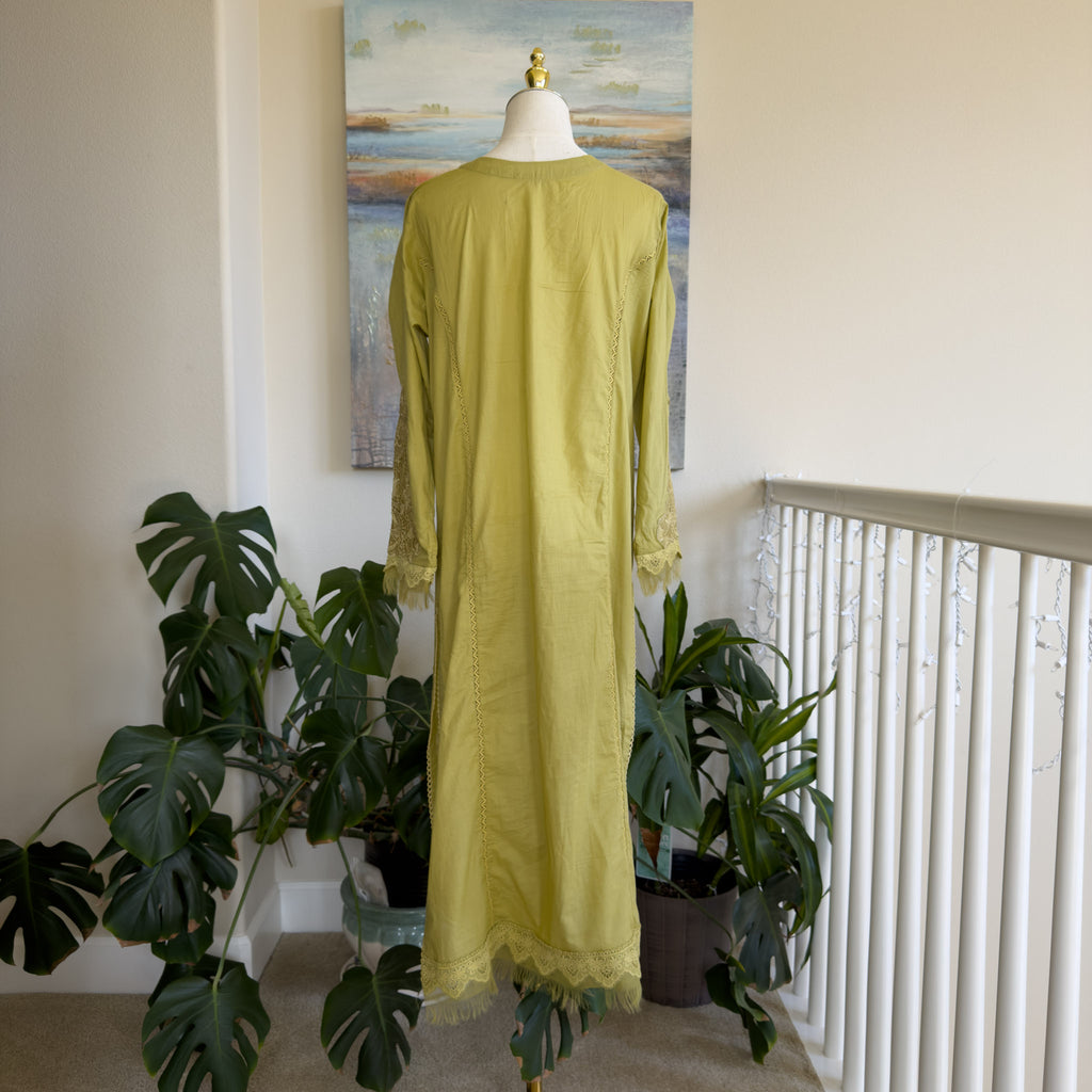Saira Shakira - Size Large