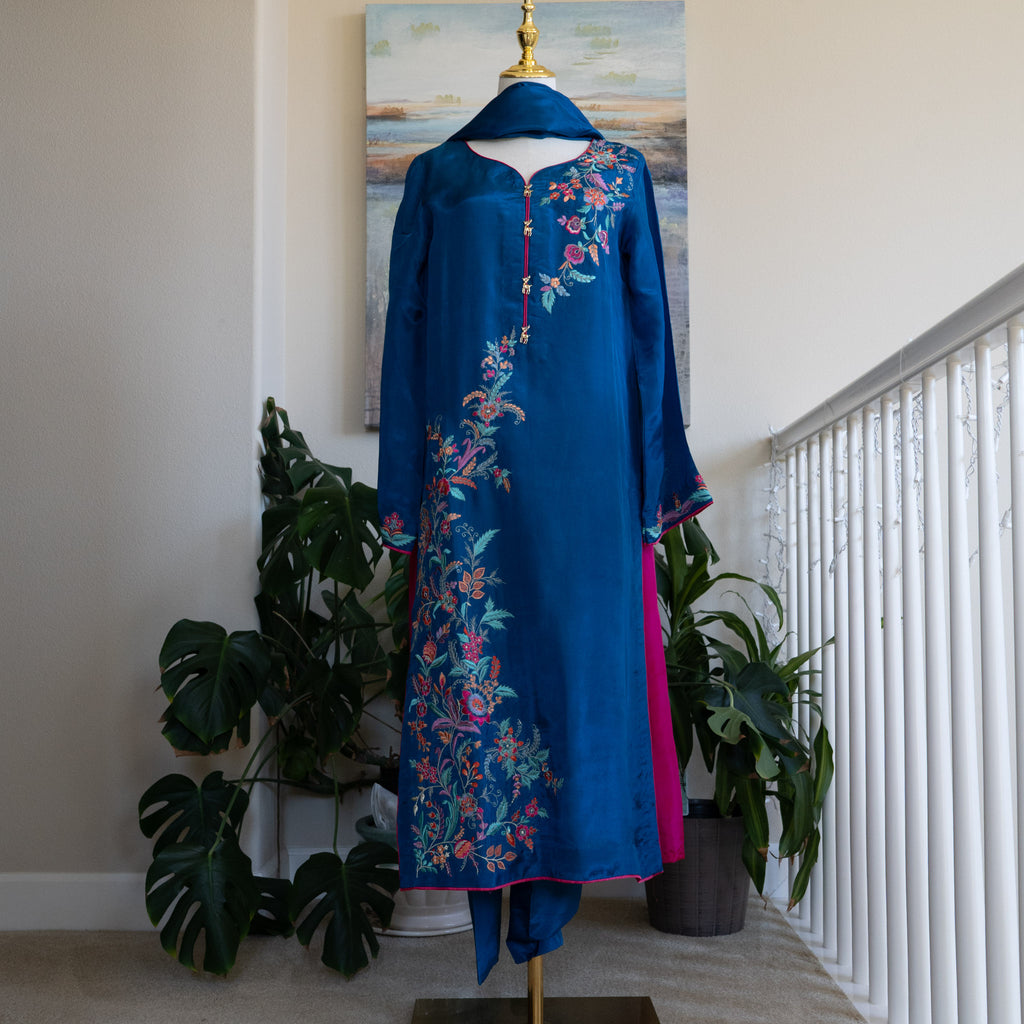 Vintage Brand Outfit - Tabeer w/ 2 Toned Silk Dupatta - Size Small