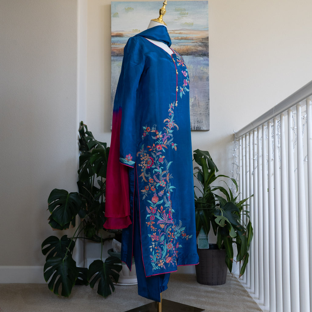 Vintage Brand Outfit - Tabeer w/ 2 Toned Silk Dupatta - Size Small