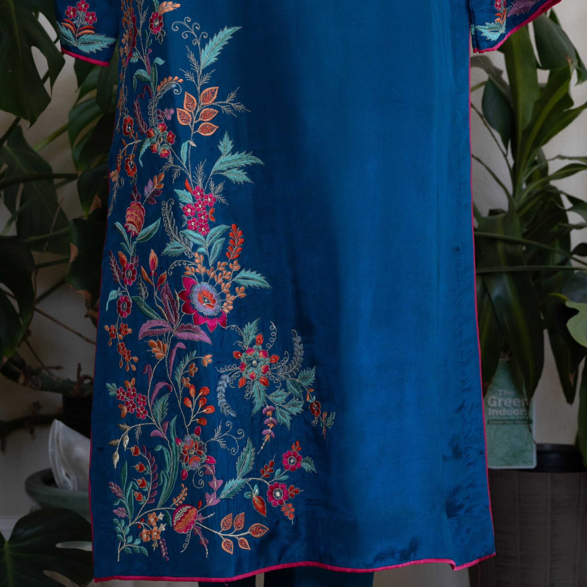 Vintage Brand Outfit - Tabeer w/ 2 Toned Silk Dupatta - Size Small