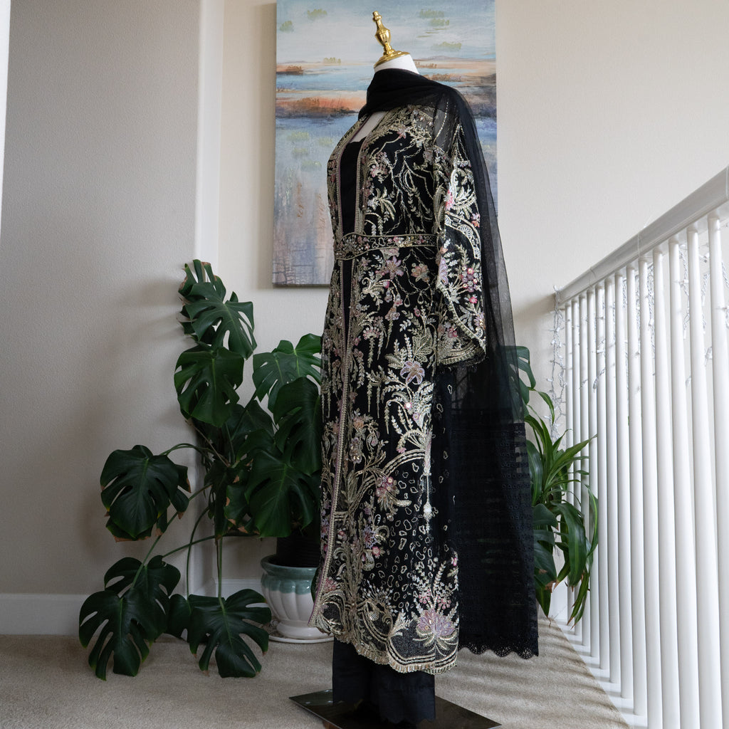 Freesia by Suffuse Outfit - Size Small