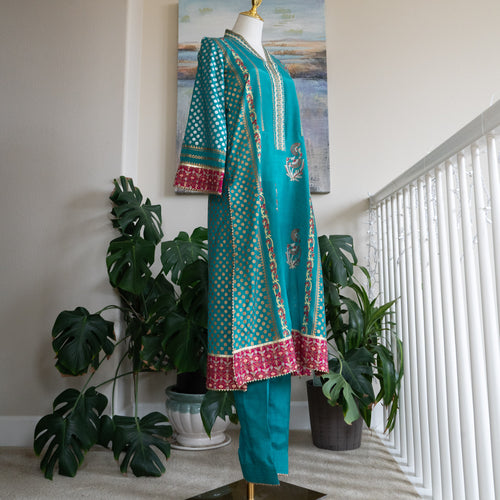 Annus Abrar Outfit - Size Small