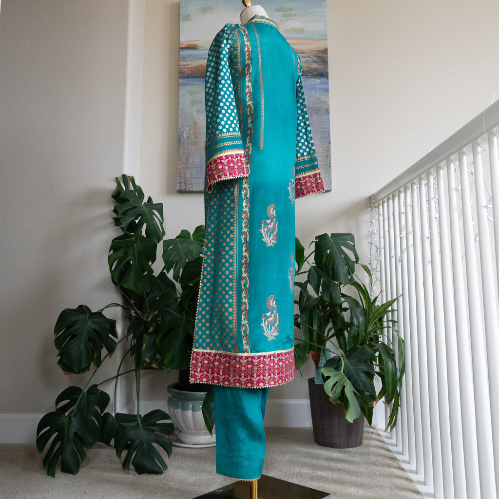 Annus Abrar Outfit - Size Small